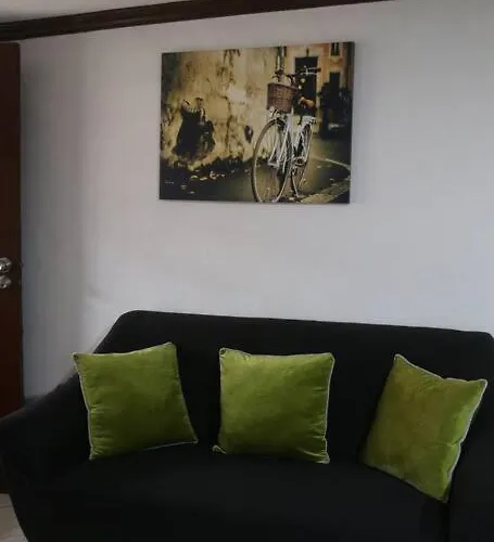Cheapentirehouse Mel Place In With Netflix For 5pax Or *