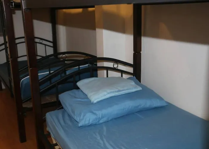 Cheapentirehouse Mel Place In With Netflix For 5pax Or Apartment Mandaue City