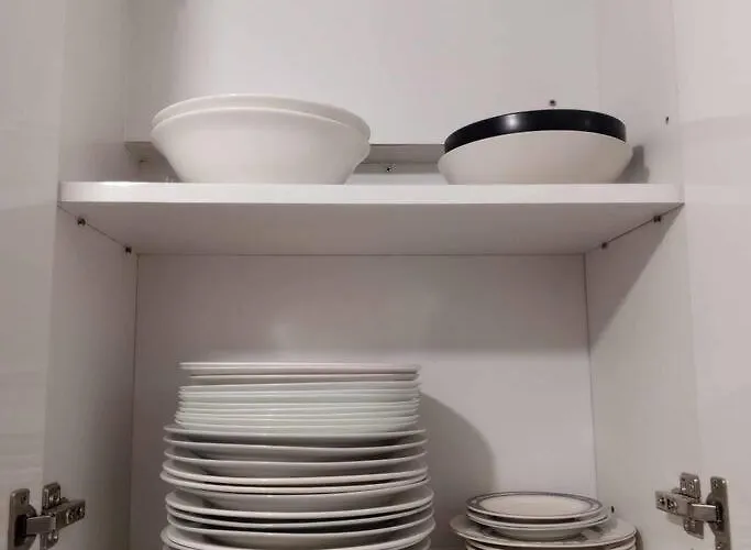 Cheapentirehouse Mel Place In With Netflix For 5pax Or Apartment
