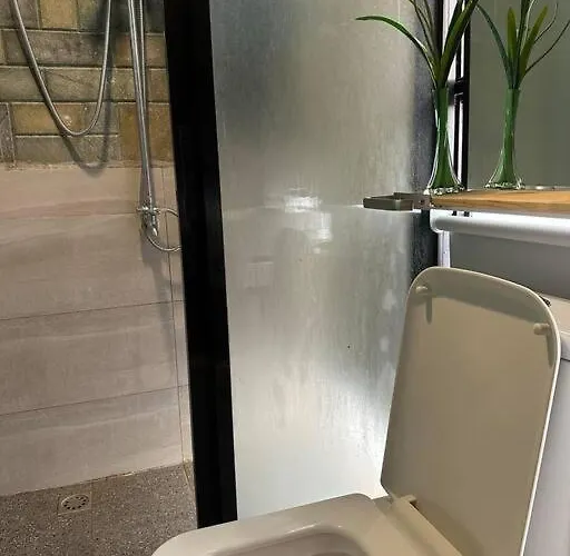 Cheapentirehouse Mel Place In With Netflix For 5pax Or *