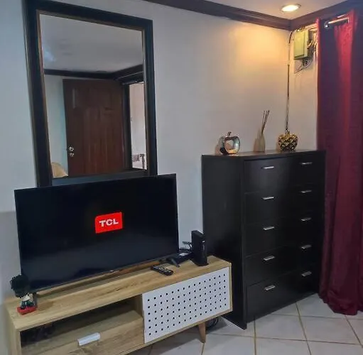 Cheapentirehouse Mel Place In With Netflix For 5pax Or *