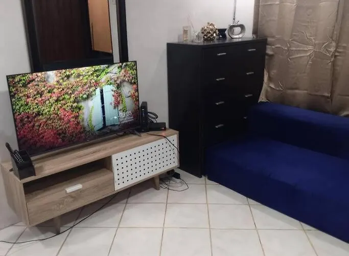 Cheapentirehouse Mel Place In With Netflix For 5pax Or * Mandaue City