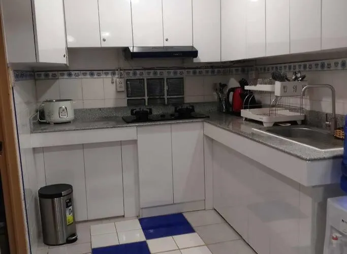 Cheapentirehouse Mel Place In With Netflix For 5pax Or