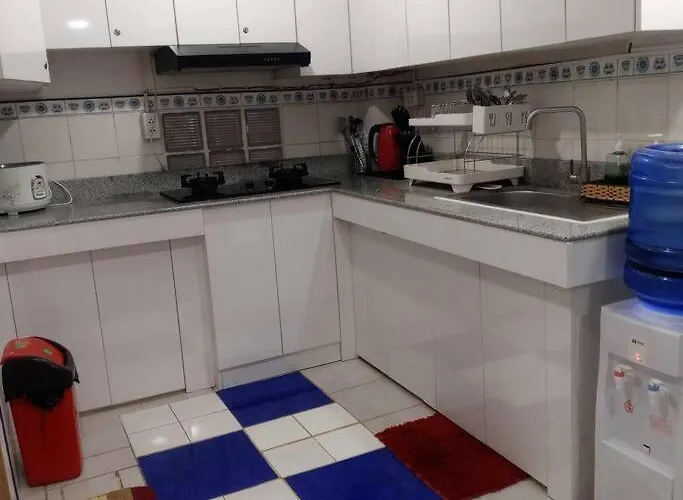 Apartment Cheapentirehouse Mel Place In With Netflix For 5pax Or