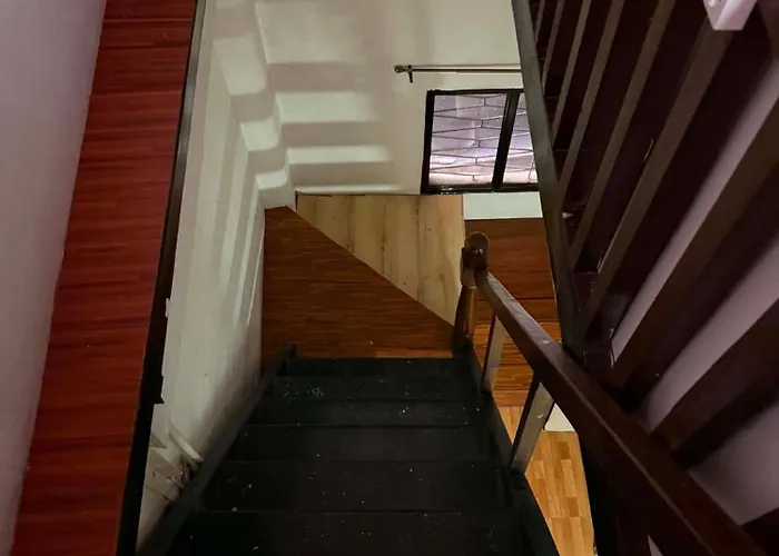Cheapentirehouse Mel Place In With Netflix For 5pax Or Leilighet *
