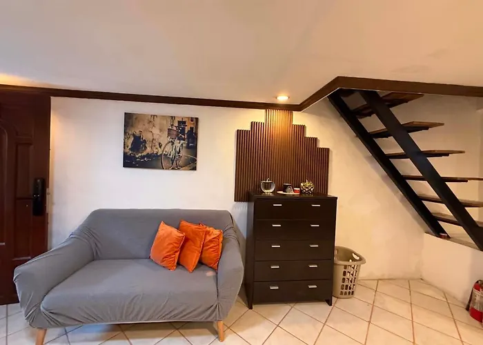 Cheapentirehouse Mel Place In With Netflix For 5pax Or Apartment *