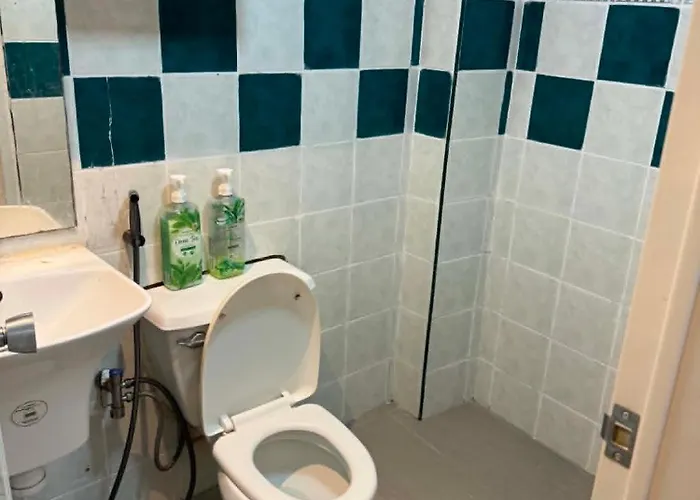Apartment Cheapentirehouse Mel Place In With Netflix For 5pax Or *