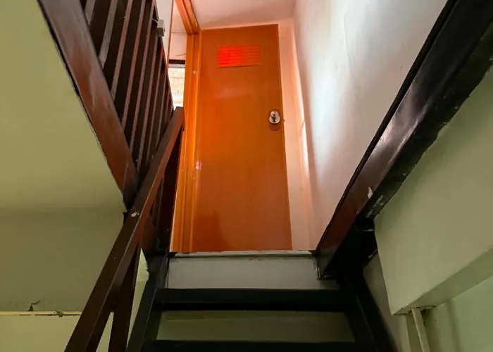 Cheapentirehouse Mel Place In With Netflix For 5pax Or Leilighet