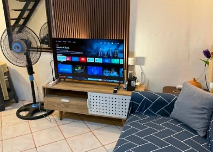 Leilighet Cheapentirehouse Mel Place In With Netflix For 5pax Or